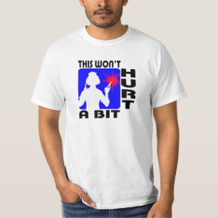 Camiseta Enfermeira sádica no azul com 2 agulhas
