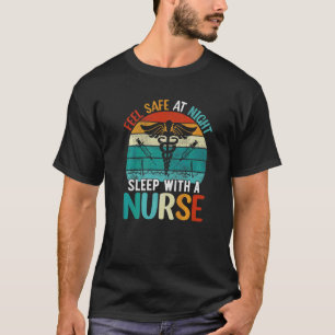 Camiseta Enfermeira Sente-Se Segura Ao Dormir À Noite Com U