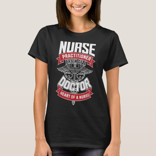 Camiseta Enfermeiro - Cérebro De Um Médico, Coração De (Frente)