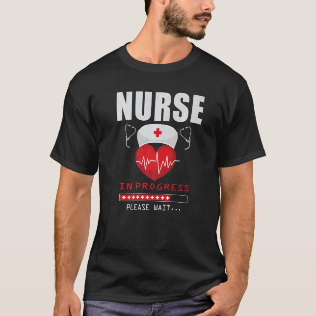Camiseta Enfermeiro Em Curso Carregando Pulso Futuro RN Med (Frente)
