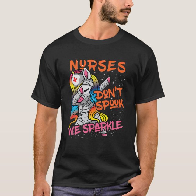 Camiseta Enfermeiro Halloween | Dabbing Unicorn Mummy Nurse (Frente)
