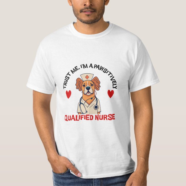 Camiseta Enfermeiro Qualificado Pawsitively (Frente)