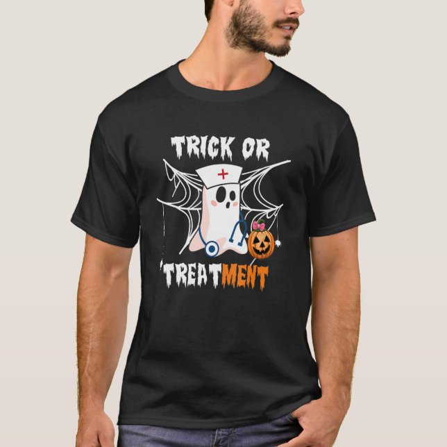 Camiseta Enfermeiro Trick Ou Tratamento De Halloween (Frente)