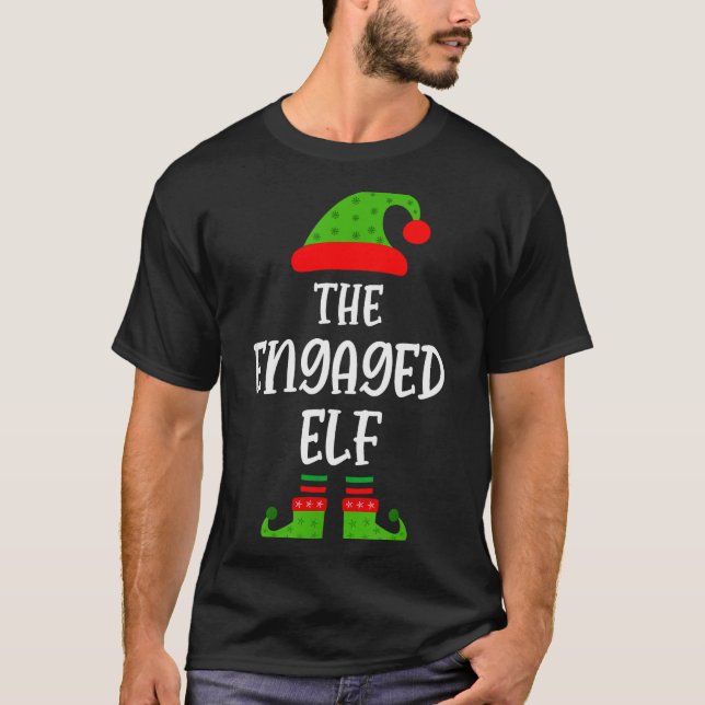 Camiseta Engaged Elf Family Matching Christmas Engagement  (Frente)