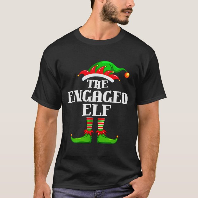 Camiseta Engaged Elf Matching Family Group Christmas Party  (Frente)