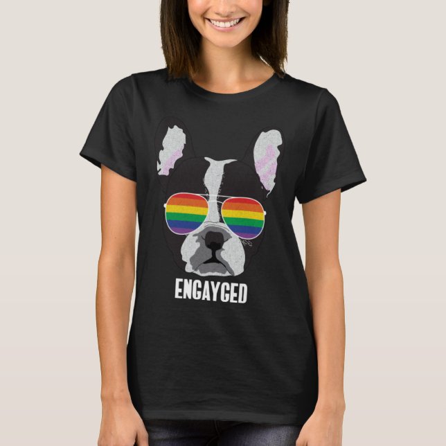 Camiseta Engayged  Boston Terrier Dog Gay Pride (Frente)