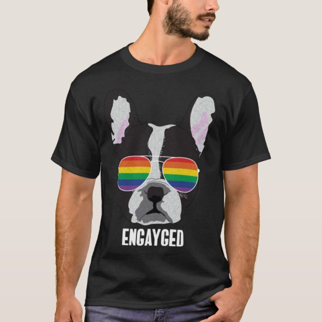 Camiseta Engayged  Boston Terrier Dog Gay Pride (Frente)