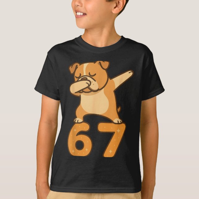 Camiseta English Bulldog Dog 67 Meme Six Seven Funny Dabbin (Frente)