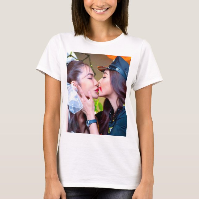 Camiseta Englot Thai GL Halloween Kiss, Engfa and Charlotte (Frente)