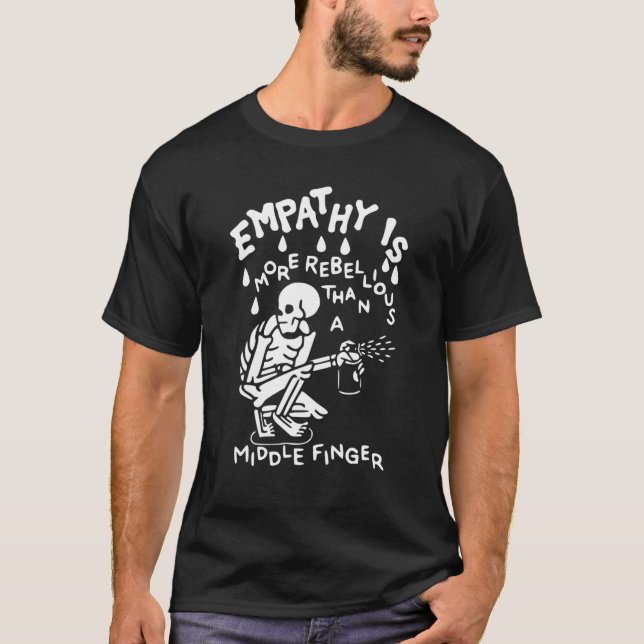 Camiseta Engraçada Apatia Por Pulverização Do Esqueleto É M (Frente)