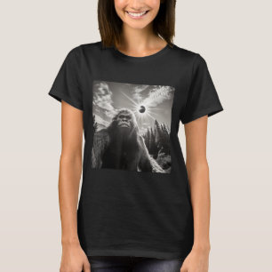 Camiseta Engraçada Bigfoot Tirando Selfie Eclipse