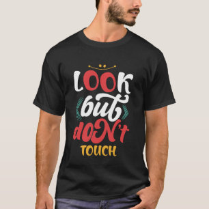 Camiseta engraçada com citação tipográfica "Olhe M