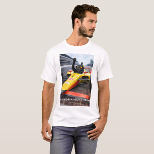 Camiseta engraçada do filhote Labrador preto corre