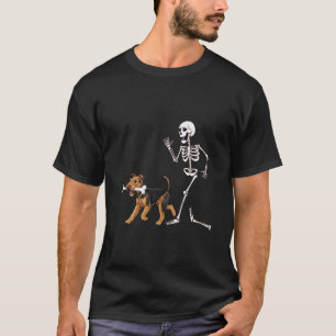 Camiseta Engraçado Airedale Terrier e Esqueleto de Hallowee