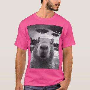 Camiseta Engraçado Capybara Selfie Com Ufos Weird Desi