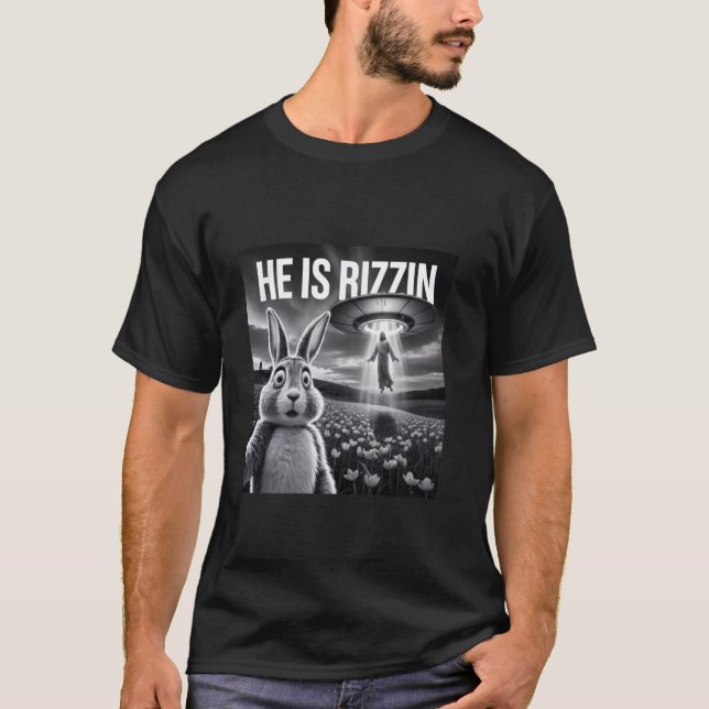 Camiseta Engraçado Coelhinho da Páscoa Selfie Ele É Rizzin  (Frente)