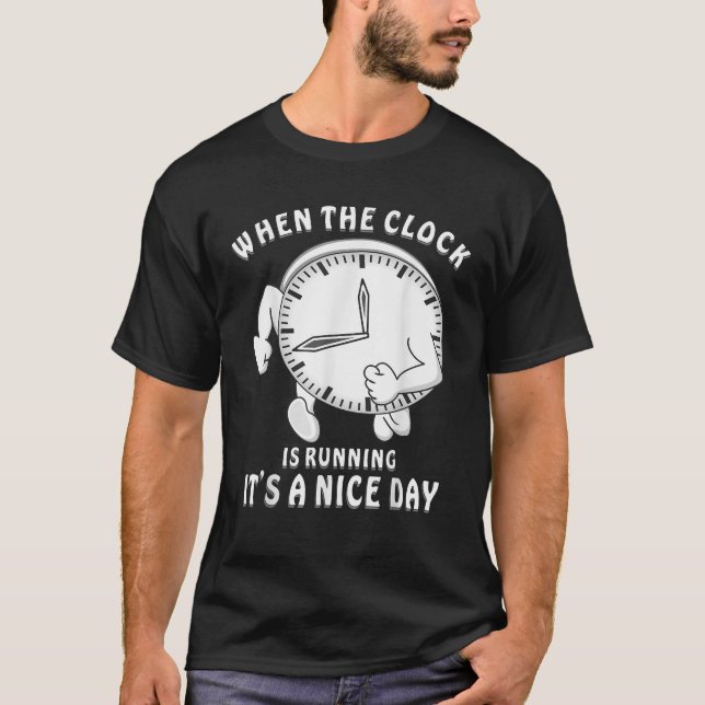 Camiseta Engraçado dizer com relógio O tempo passa muito rá (Frente)