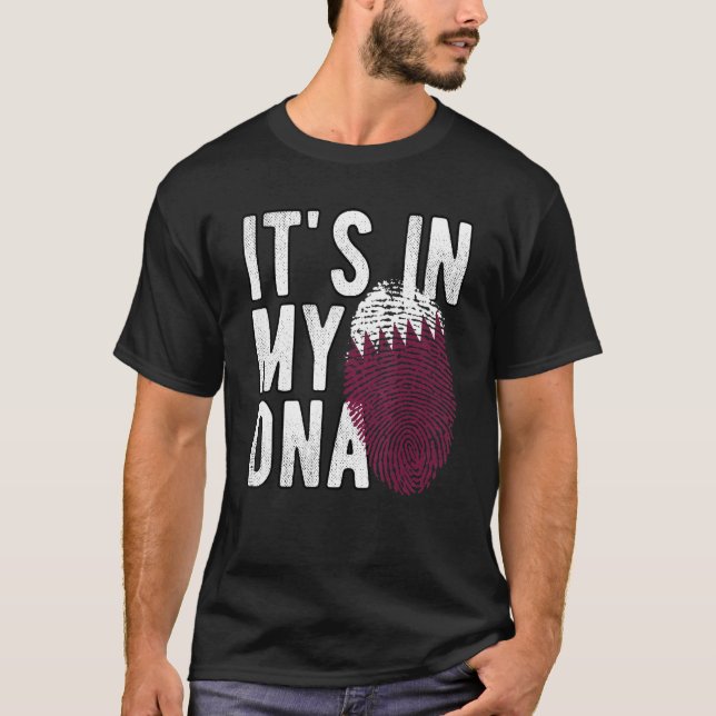 Camiseta Engraçado está no meu DNA Qatar flag Fingerprint (Frente)