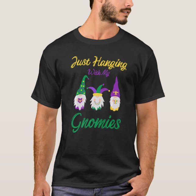 Camiseta Engraçado Ficar Com Os Meus Gnomos Mardi Gras Gnom (Frente)