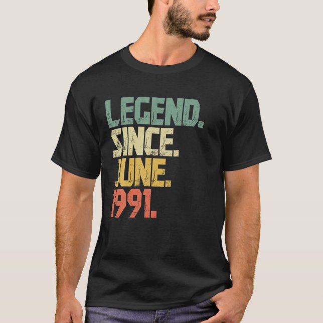 Camiseta Engraçado lenda de mulheres de 30 anos desde junho (Frente)