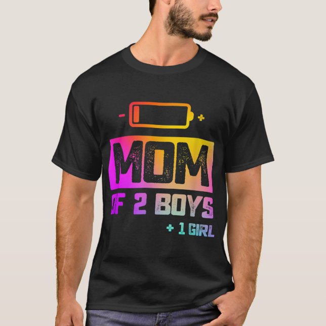 Camiseta Engraçado Mãe de 2 Meninos 1 Menina Bateria Baixa (Frente)