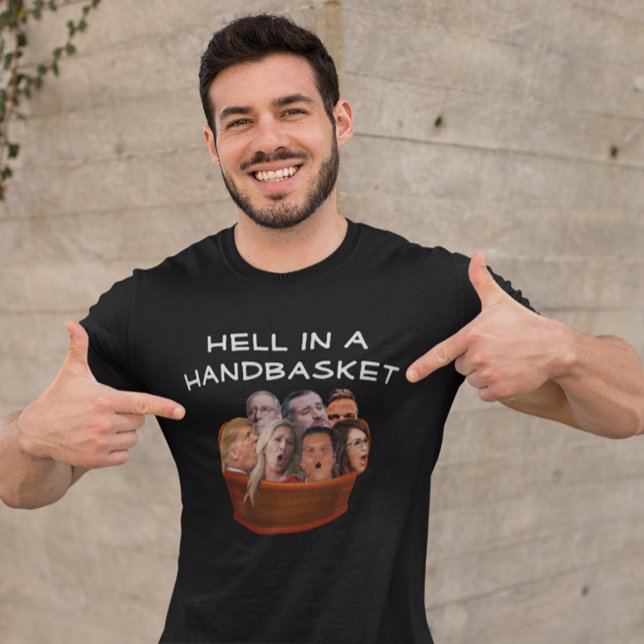 Camiseta Engraçado MAGA Inferno em uma Bolsa Anti-Conservad (Criador carregado)