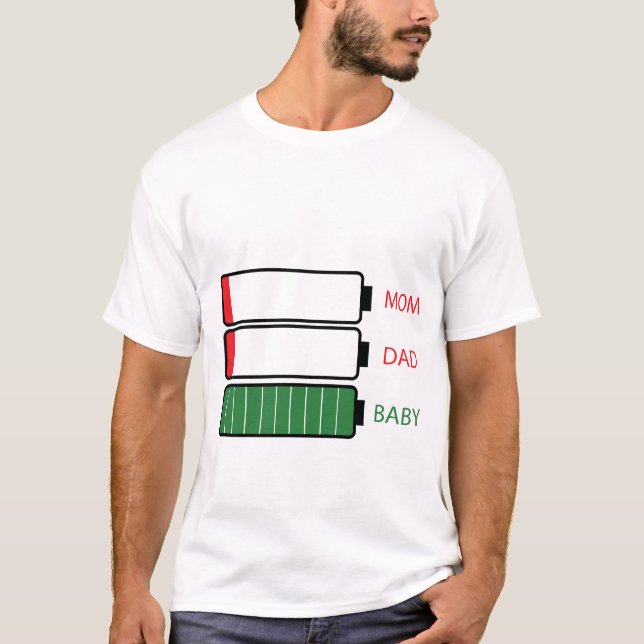 Camiseta Engraçado Novo Pai Mãe Pai Dando Bebê nas Baterias (Frente)
