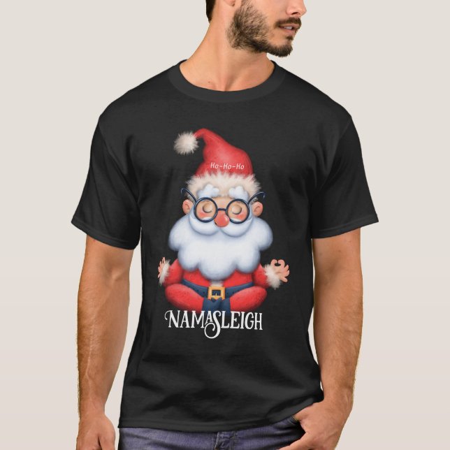 Camiseta Engraçado Papai Noel Namasleigh Natal (Frente)