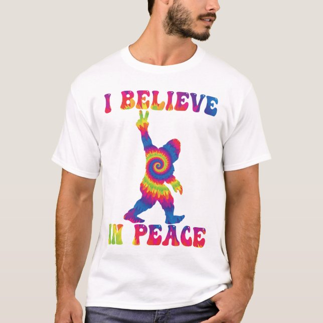 Camiseta Engraçado Pé Grande Eu Acredito Em Paz (Frente)