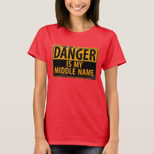 Camiseta Engraçado, "PERIGO, É Meu Nome Médio" T-shirt
