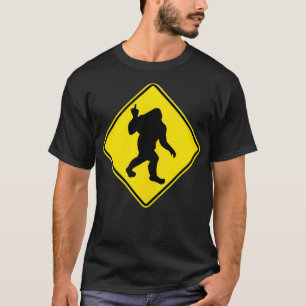 Camiseta engraçado Sasquatch Bigfoot cruzando o dedo médio 