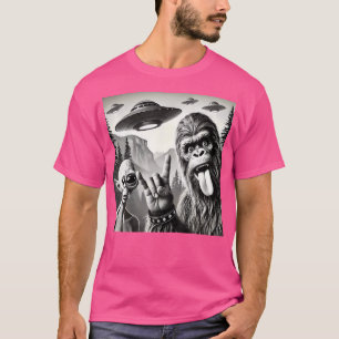 Camiseta Engraçado Sasquatch Bigfoot Rock Em Selfie Com Ufo