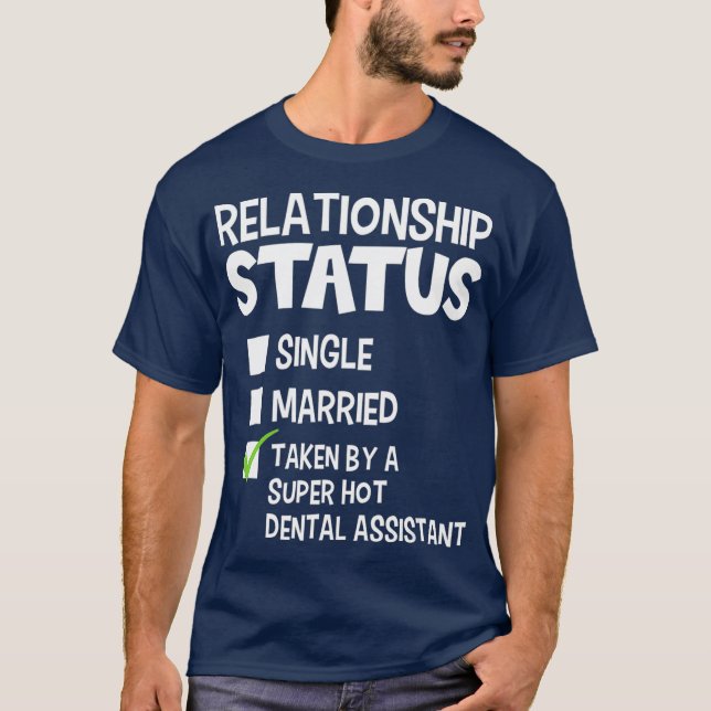 Camiseta Engraçado Seu e Seu Estatuto de Assistente Dental  (Frente)