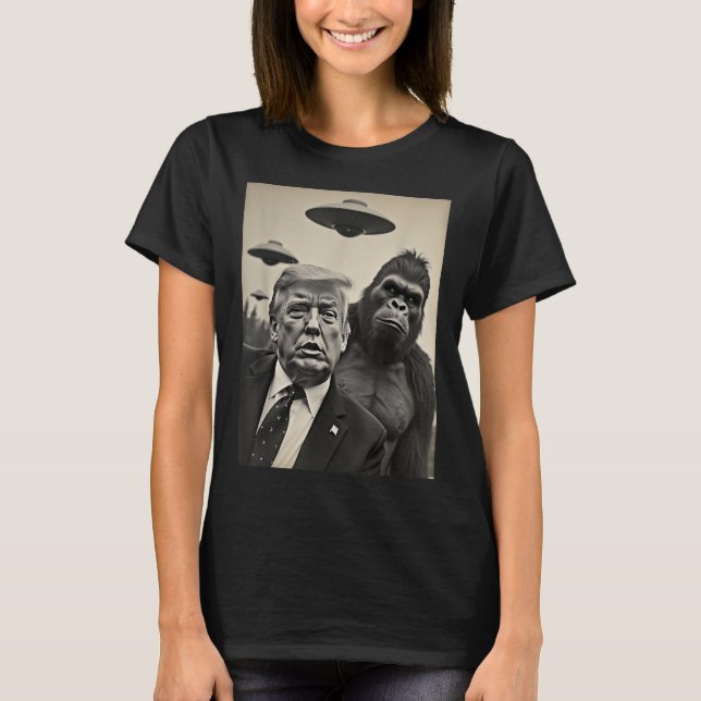 Camiseta Engraçado Trump Bigfoot Selfie Com Alienígena Estr (Frente)
