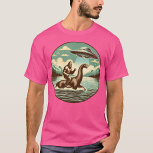 Camiseta Engraçado Ufo Bigfoot Andando no Loch Ness Monster