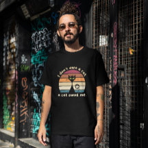 Engraçado, um gato me deve