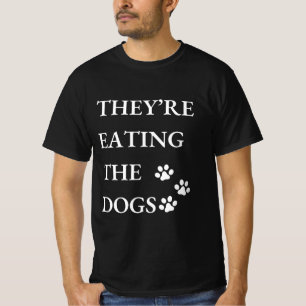 Camiseta Engraçados estão comendo os cães em Springfield