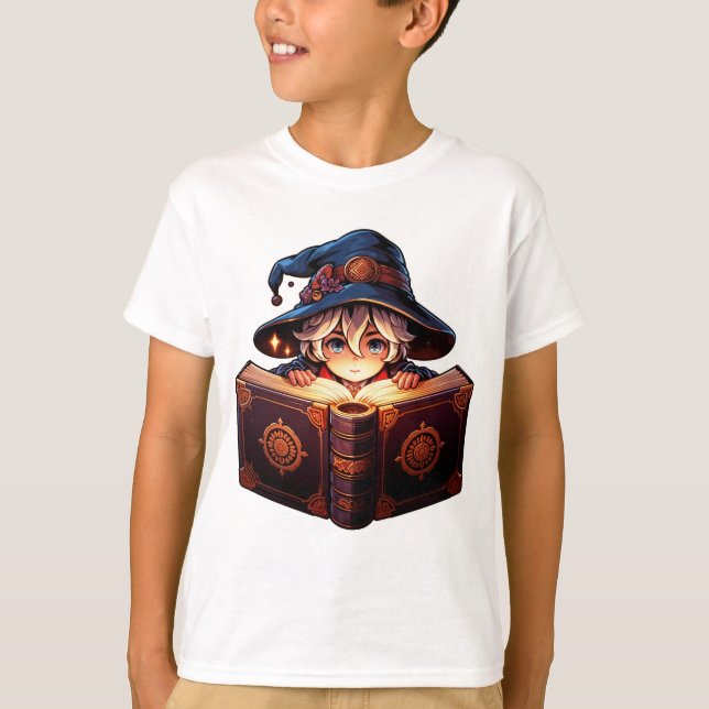 Camiseta "Enigmatic Spellcaster with Grimoire" (Frente)