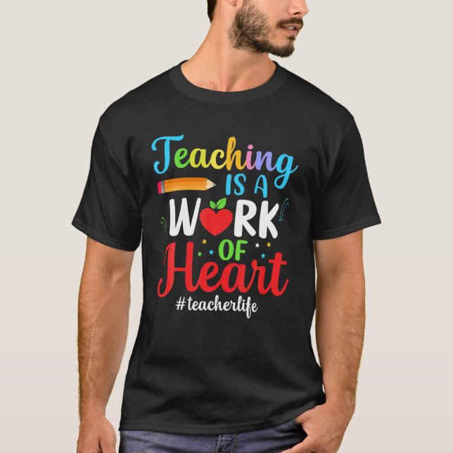 Camiseta Ensinar É Uma Obra De Coração (Frente)