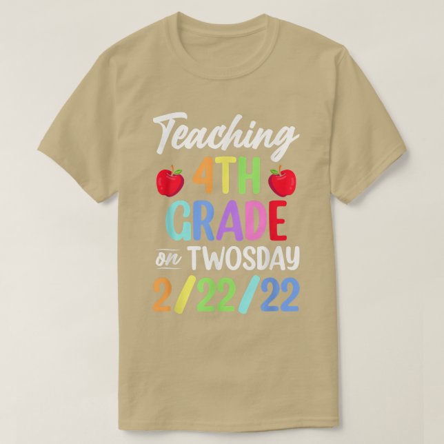 Camiseta Ensino 4.o Grau Na Segunda-Feira 2222 22 De Fevere (Frente do Design)