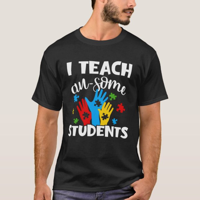 Camiseta Ensino alguns estudantes estudando conscientização (Frente)