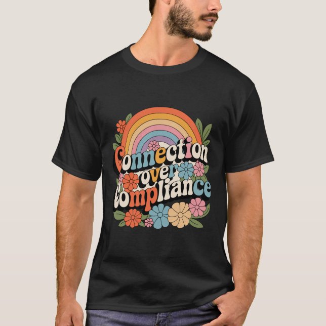 Camiseta Ensino com Coração - Conexão sobre Conformidade (Frente)