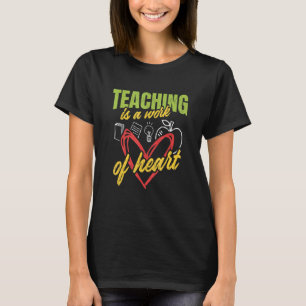 Camiseta Ensino É Uma Obra Do Dia de os namorados 1 Do Cora