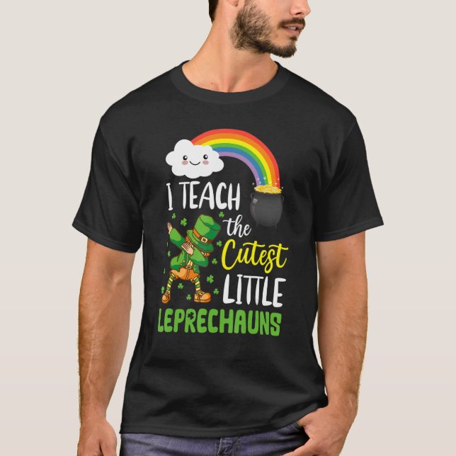 Camiseta Ensino O Xamã Verde Dos Pequenos Leprequeiros Mais (Frente)