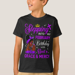 Camiseta Entrando no meu aniversário de fevereiro com afro