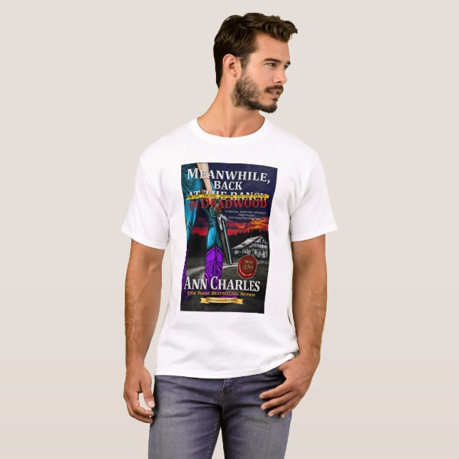 Camiseta Entrementes, traseiro no byAnn Charles do t-shirt (Frente Completa)