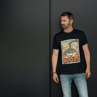 Camiseta Envie Noods - Design de selo retrô com trocadilho 
