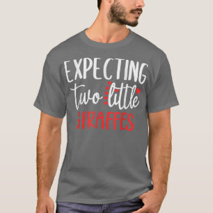 Camiseta Epecting Two Little Giraffes Funny Pregnancy Twins