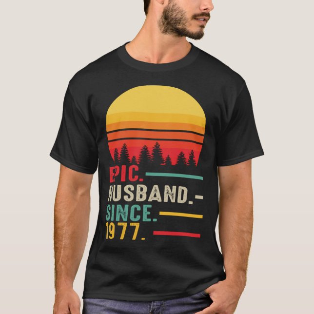 Camiseta Epic Husband Since 1977 Happy Anniversary (Frente)