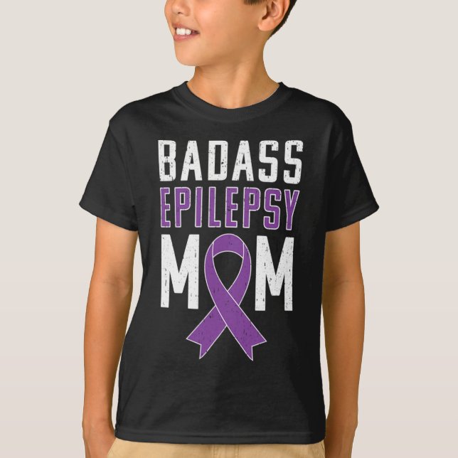 Camiseta Epilepsy Awareness Byd Epilepsy Mom Purple Ribbon  (Frente)